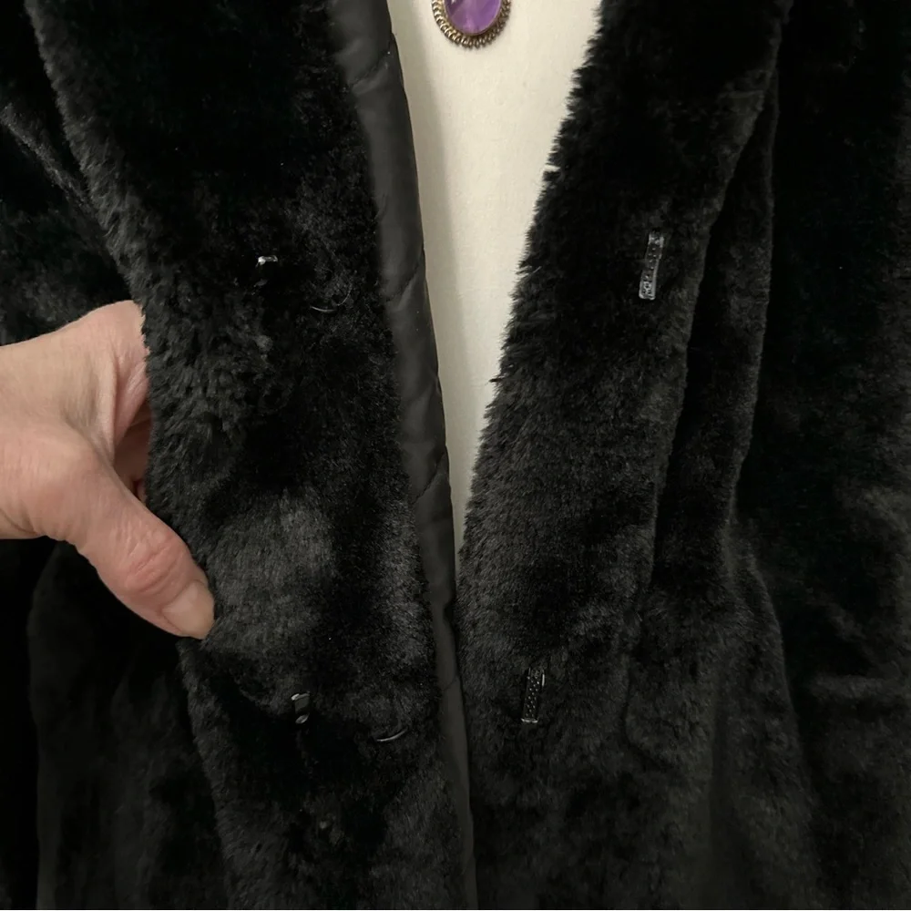 Luxurious Black Faux Fur Coat - Picture 5 of 17